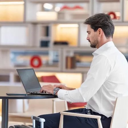 Отель Moov Oriente 2*