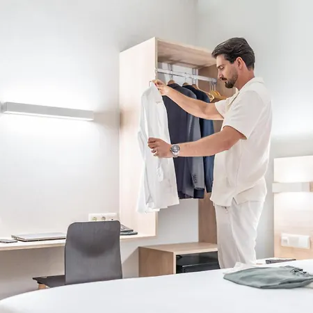 Отель Moov Oriente 2*