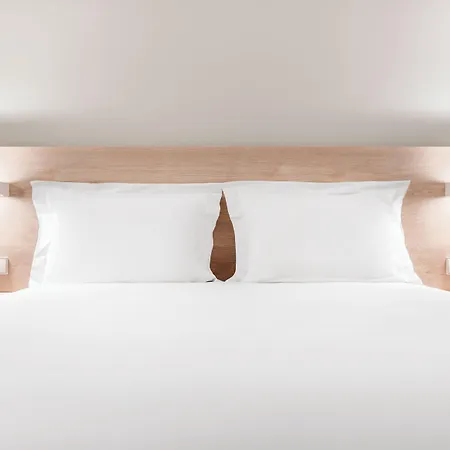 Отель Moov Oriente